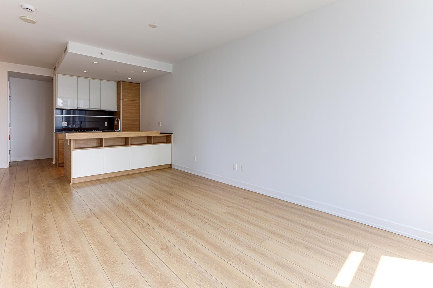 1710 - 4688 Kingsway, Burnaby, V5H 0E9 — photo 3