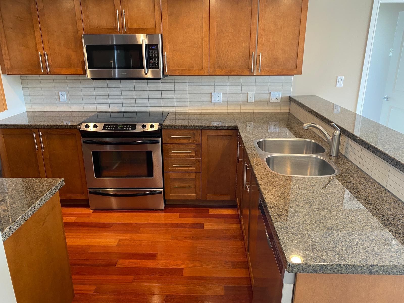 1503 - 288 Ungless Way, Port Moody, V3H 0C9 — photo 4