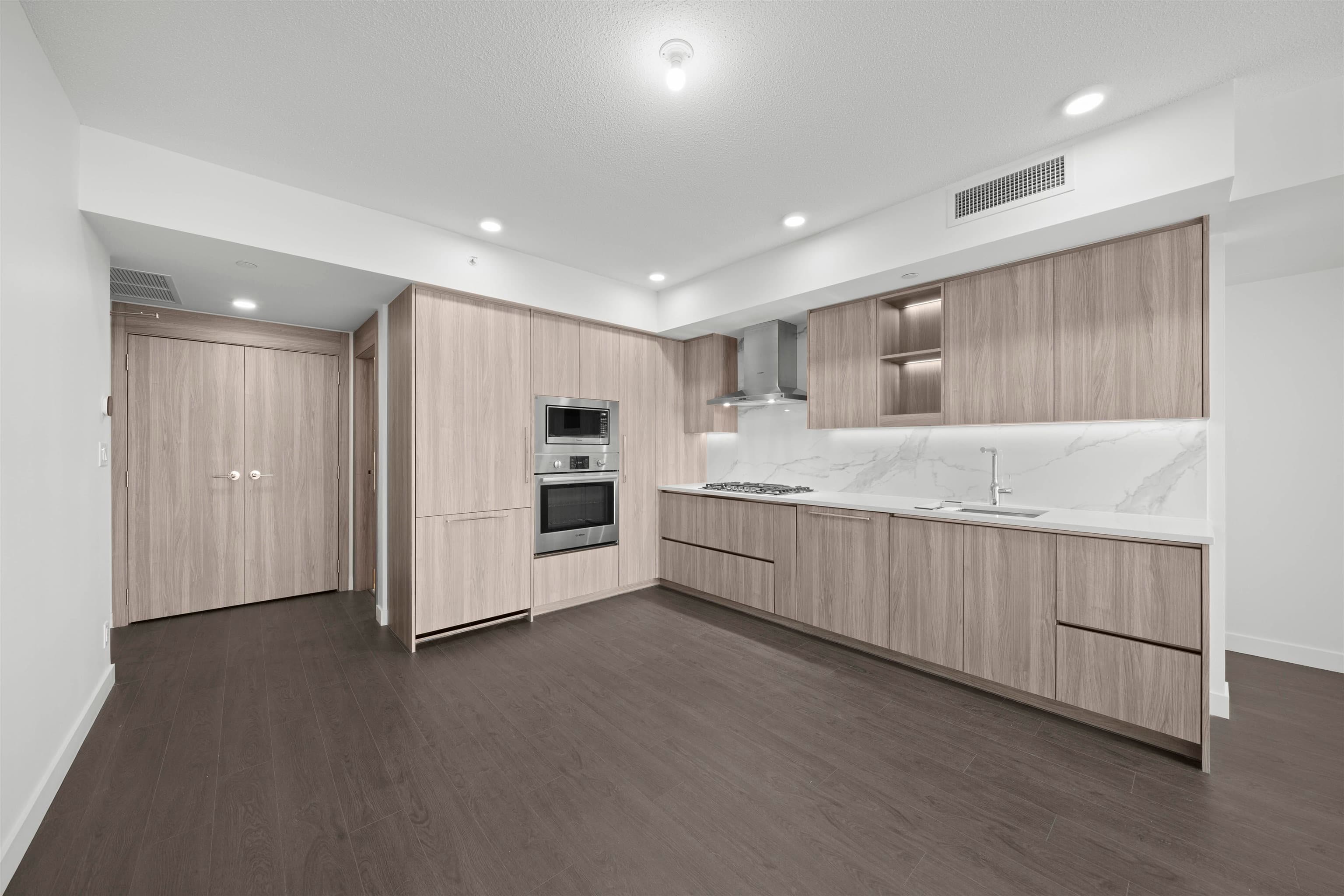 3004 - 13778 100 Avenue, Surrey, V3T 0V3 — photo 4