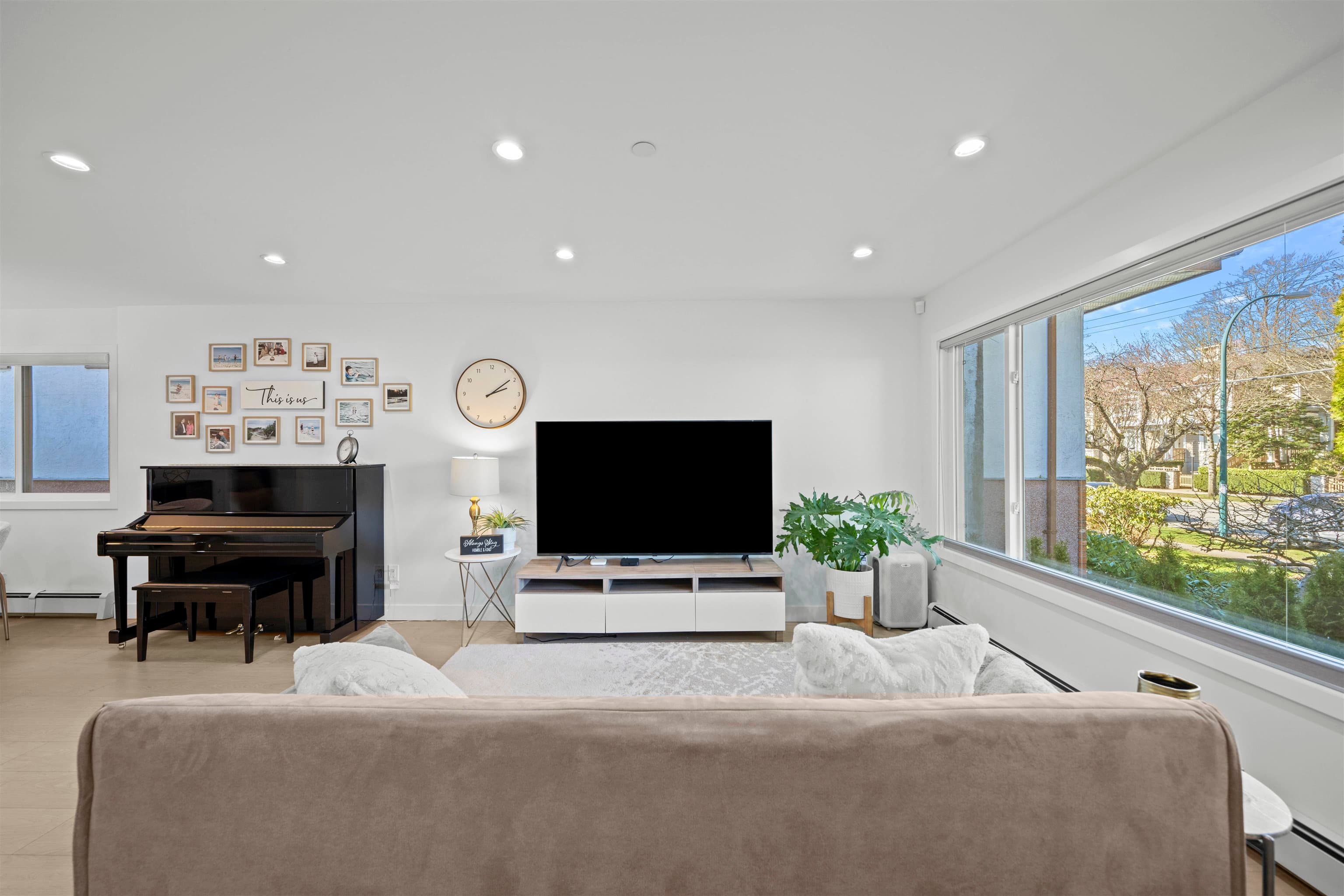 870 W 59th Avenue, Vancouver, V6P 1X7 — photo 2