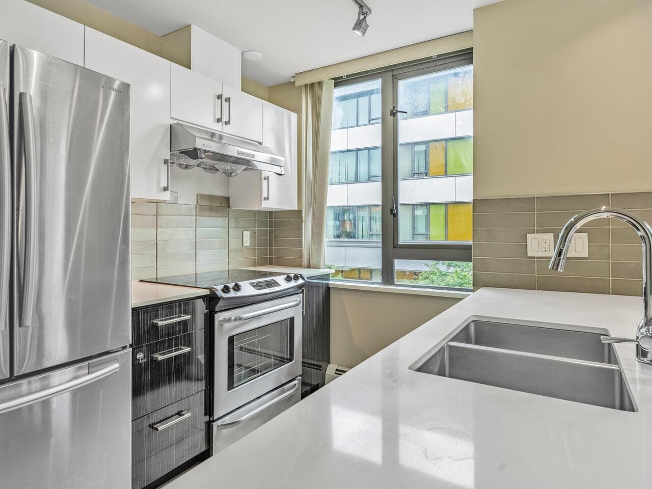 216 - 2689 Kingsway, Vancouver, V5R 0C3 — photo 3