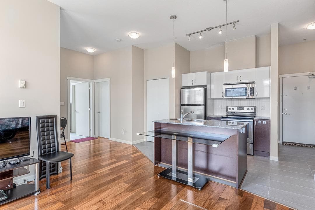 521 - 13728 108 Avenue, Surrey, V3T 0G2 — photo 3