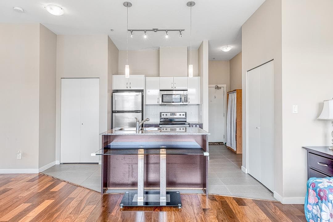 521 - 13728 108 Avenue, Surrey, V3T 0G2 — photo 5