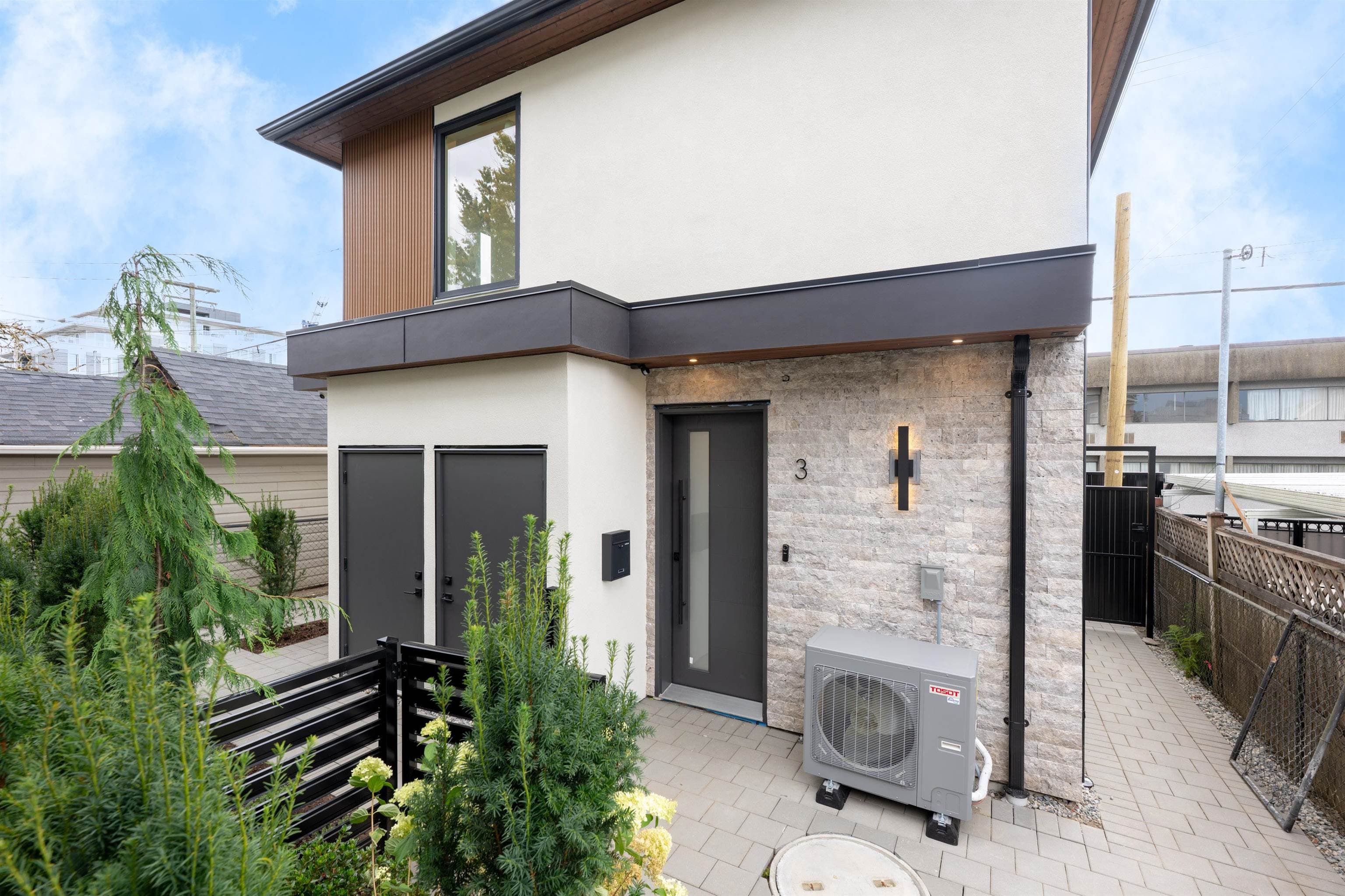 3468 Franklin Street, Vancouver, V5K 1Y3 — photo 1