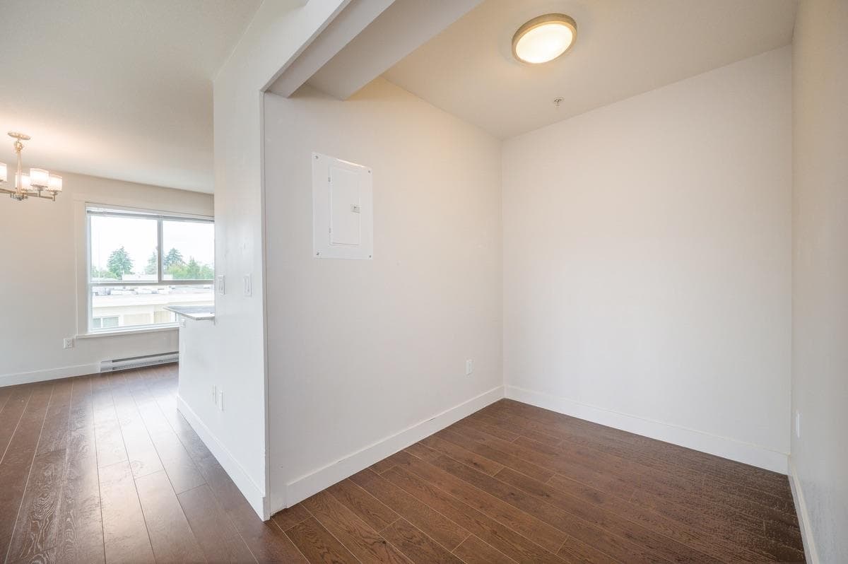 712 - 13883 Laurel Drive, Surrey, V3T 1A8 — photo 5