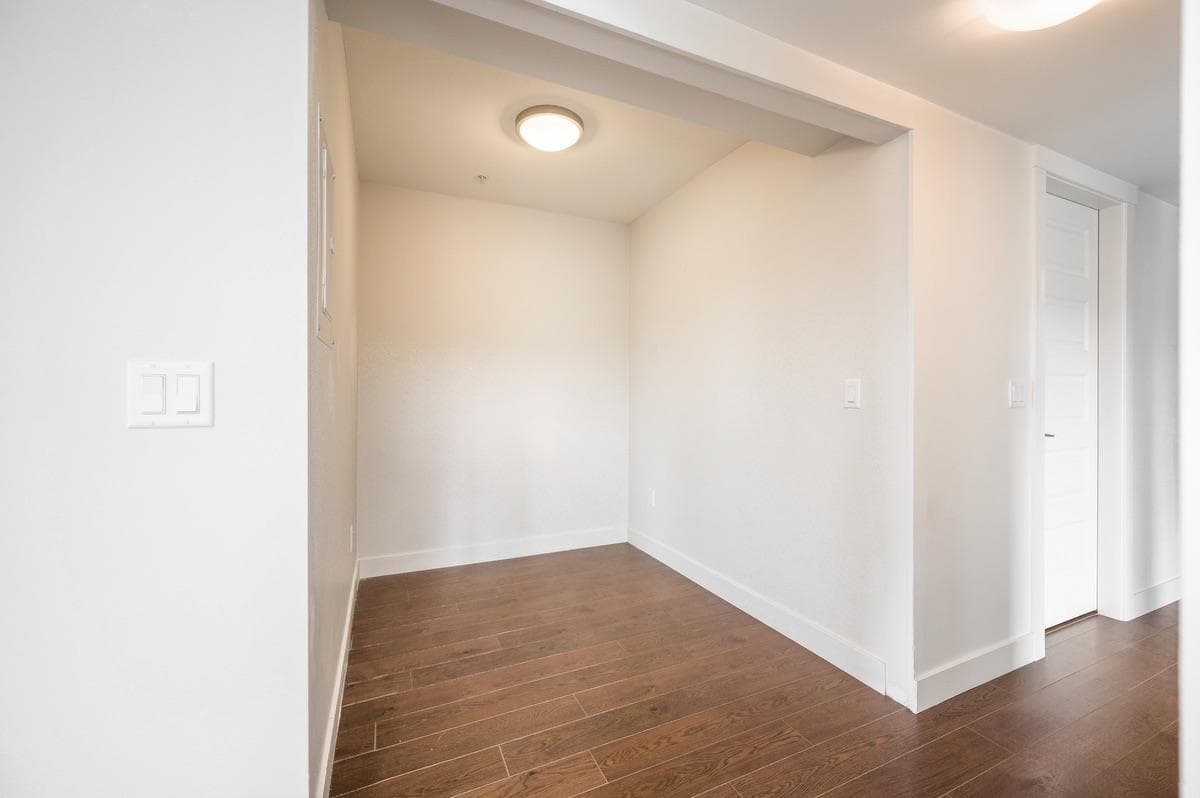 712 - 13883 Laurel Drive, Surrey, V3T 1A8 — photo 4