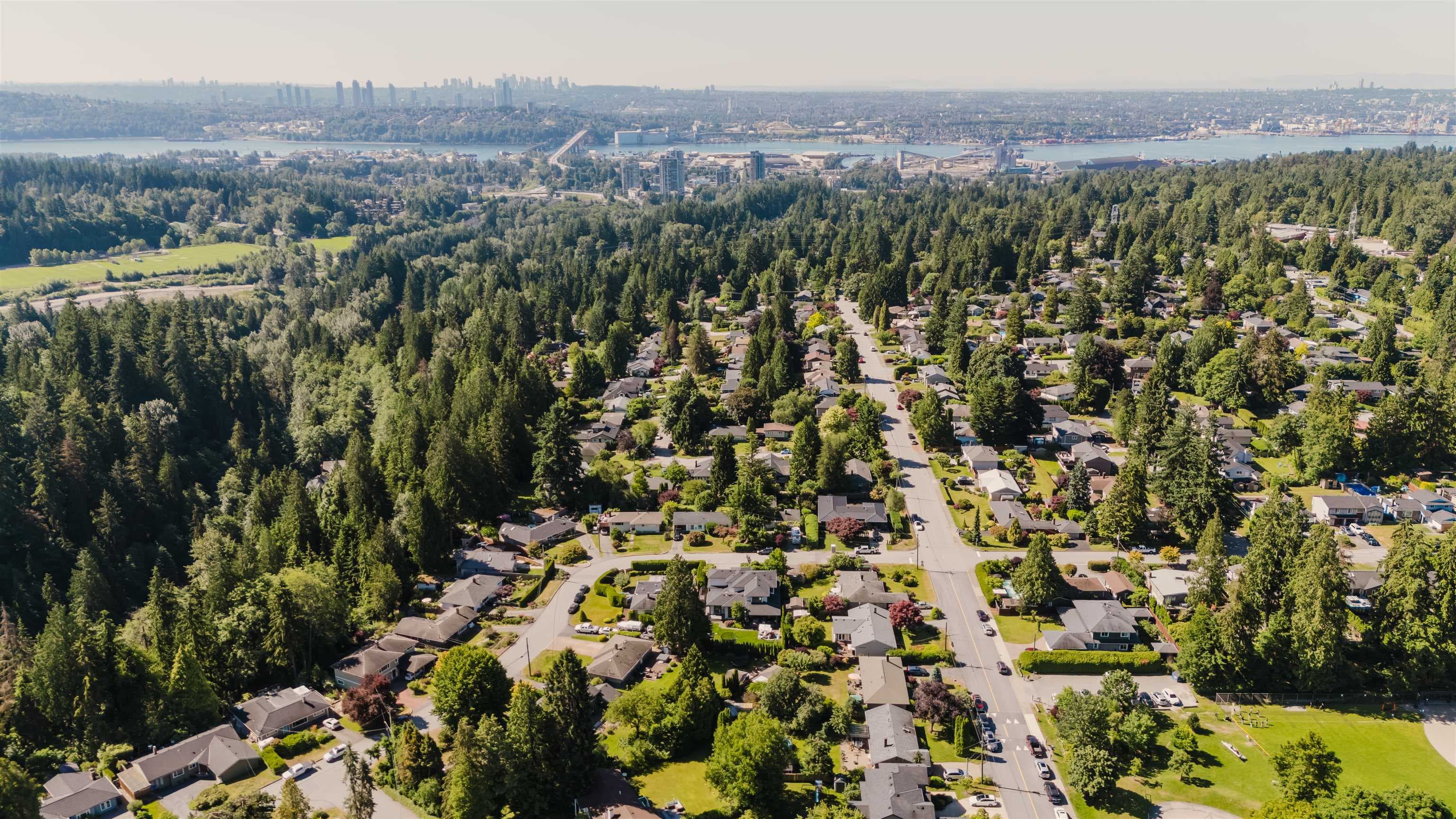 2302 Viewlynn Drive, North Vancouver, V7J 2X1 — photo 5