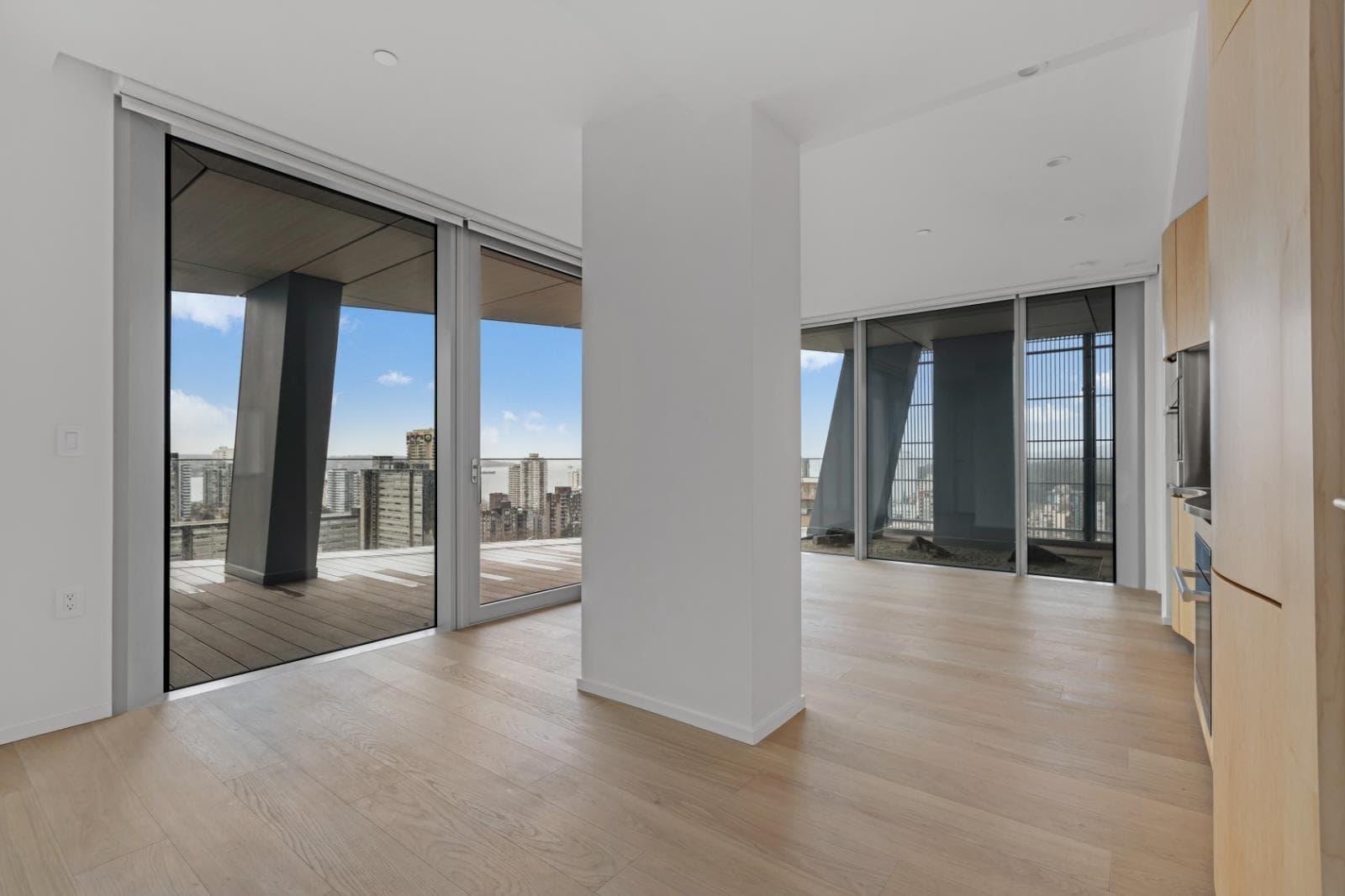 220X - 1568 Alberni Street, Vancouver, V6G 1A5 — photo 4