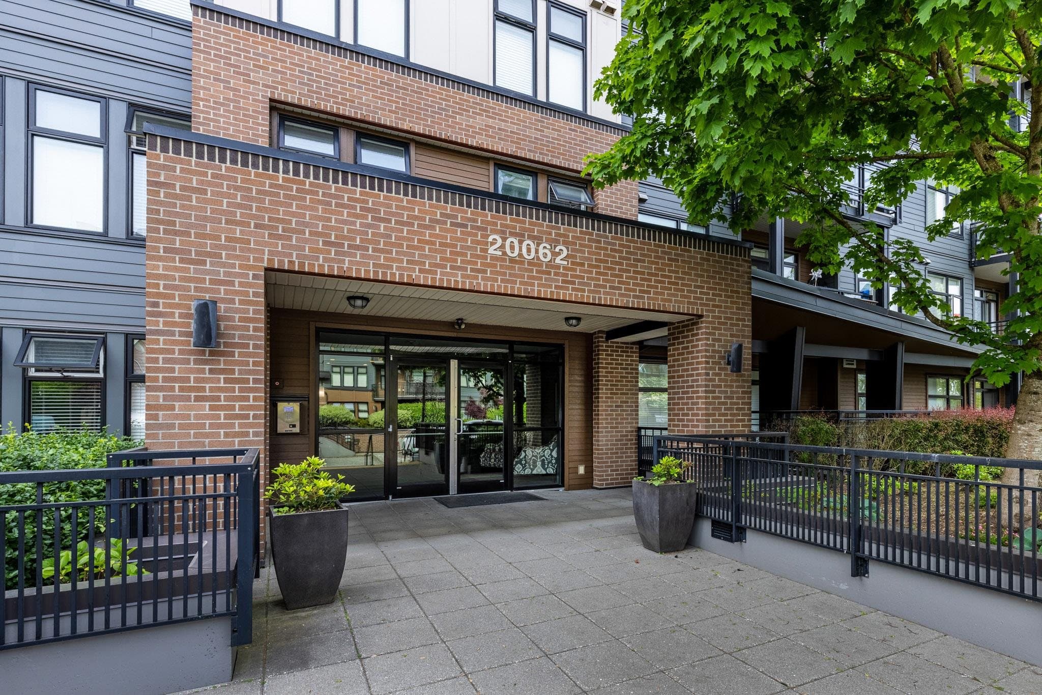 104 - 20062 Fraser Highway, Langley, V3A 0E6 — photo 2