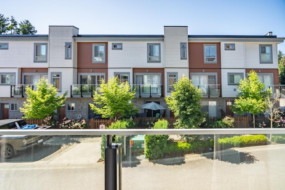 3 - 13328 96 Avenue, Surrey, V3V 1Y4 — photo 2