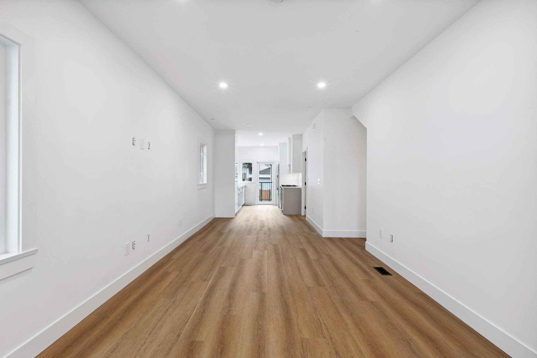 2530 Mcgill Street, Vancouver, V5K 1H1 — photo 2