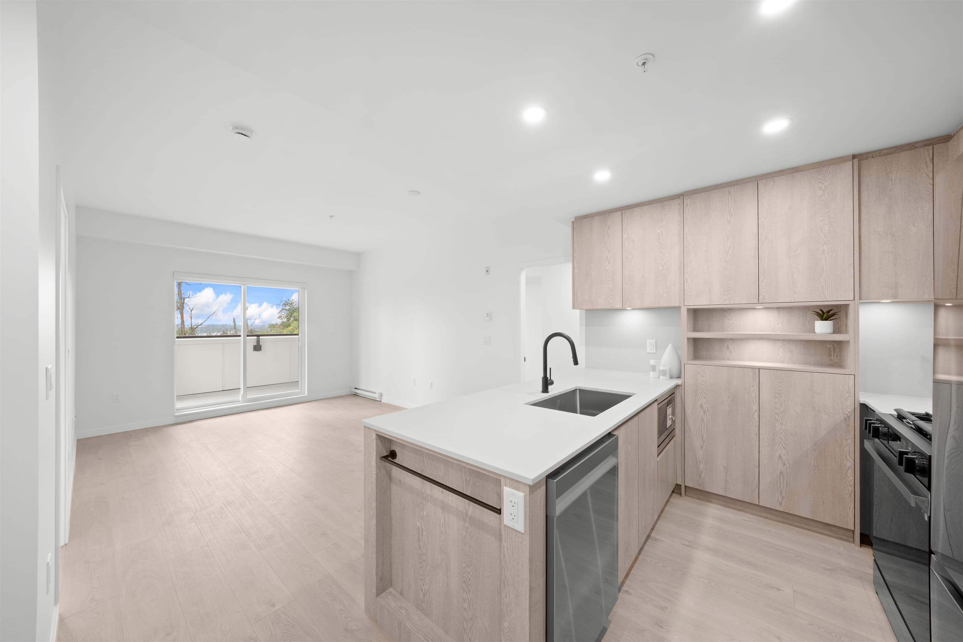 503 - 6585 195a Street, Surrey, V4N 6B5 — photo 3