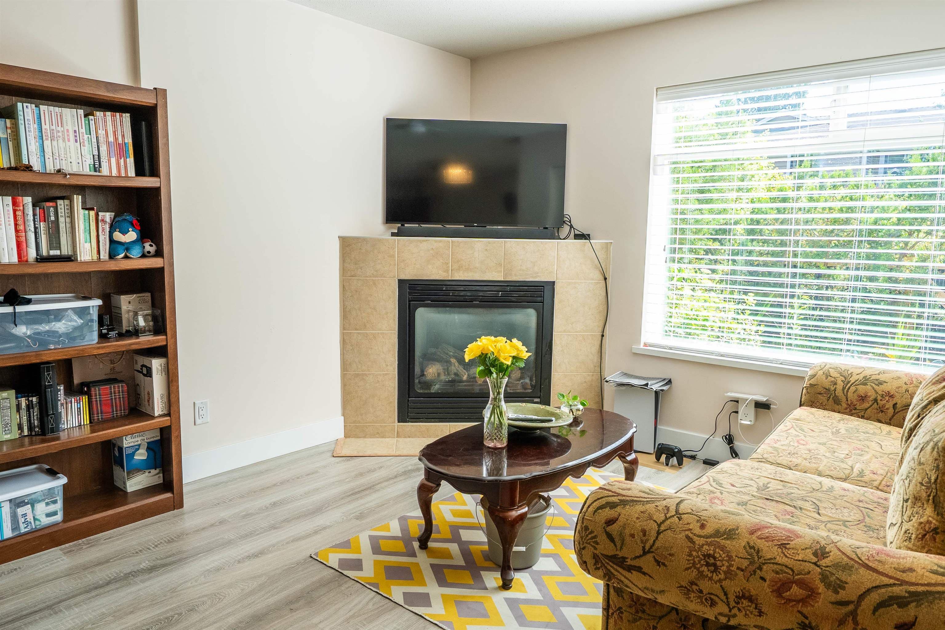 3 - 624 Shaw Road, Gibsons, V0N 1V8 — photo 2