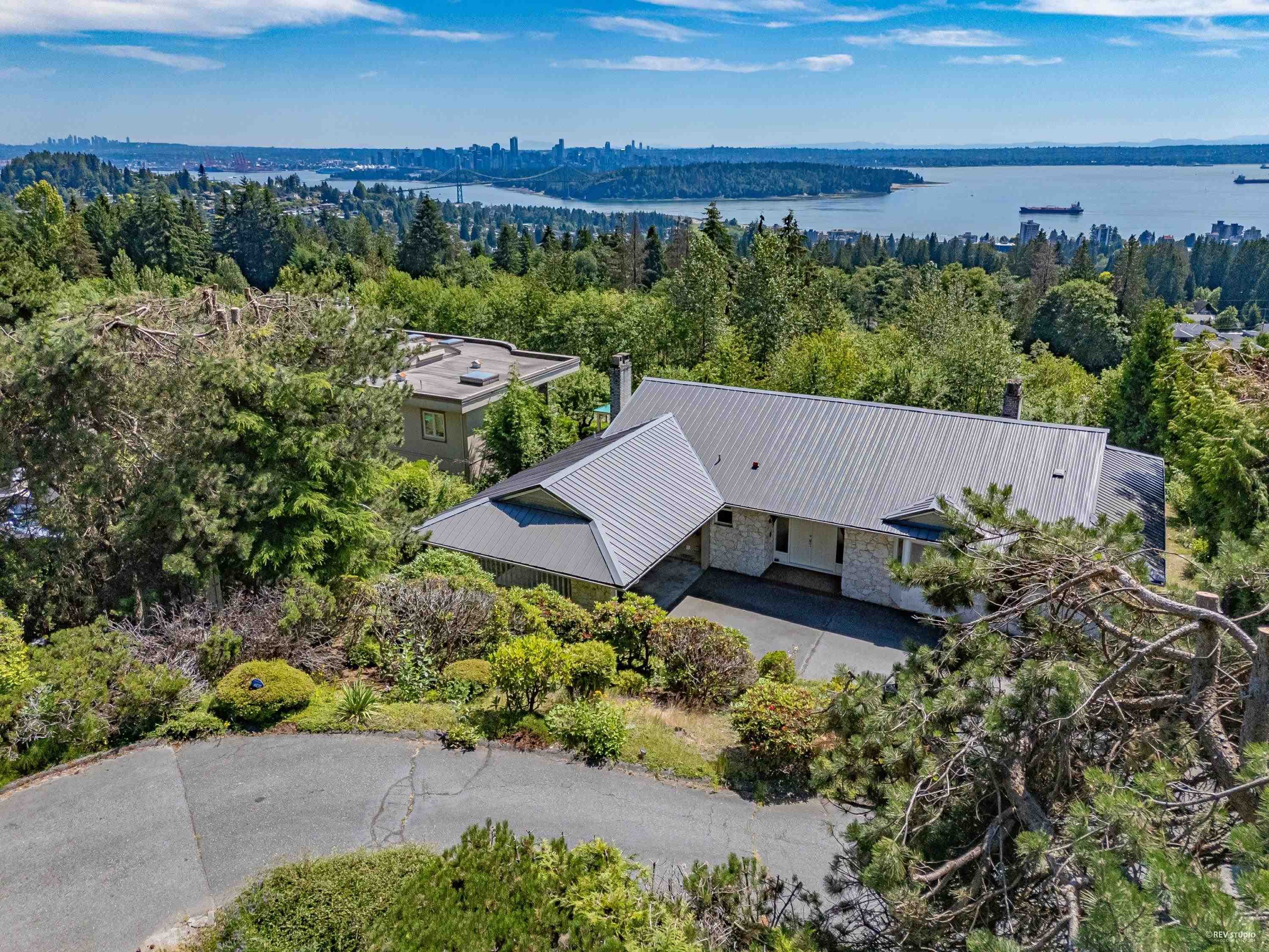 1368 Tyrol Road, West Vancouver