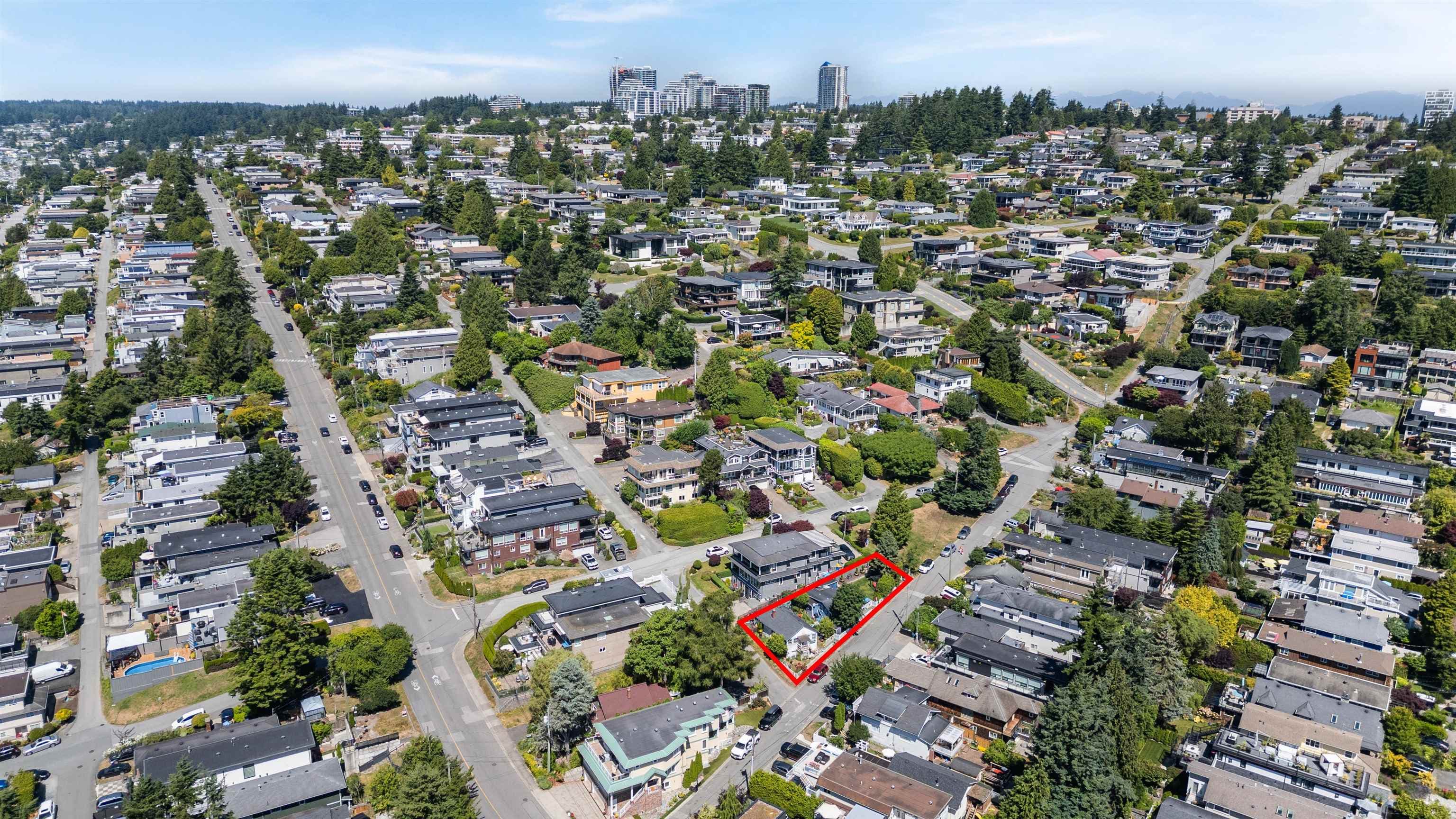931 Finlay Street, White Rock, V4B 4K5 — photo 3