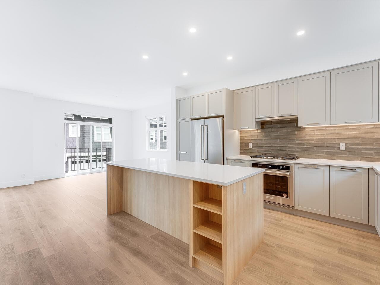 201 - 1310 Mitchell Street, Coquitlam, V3E 0T9 — photo 2