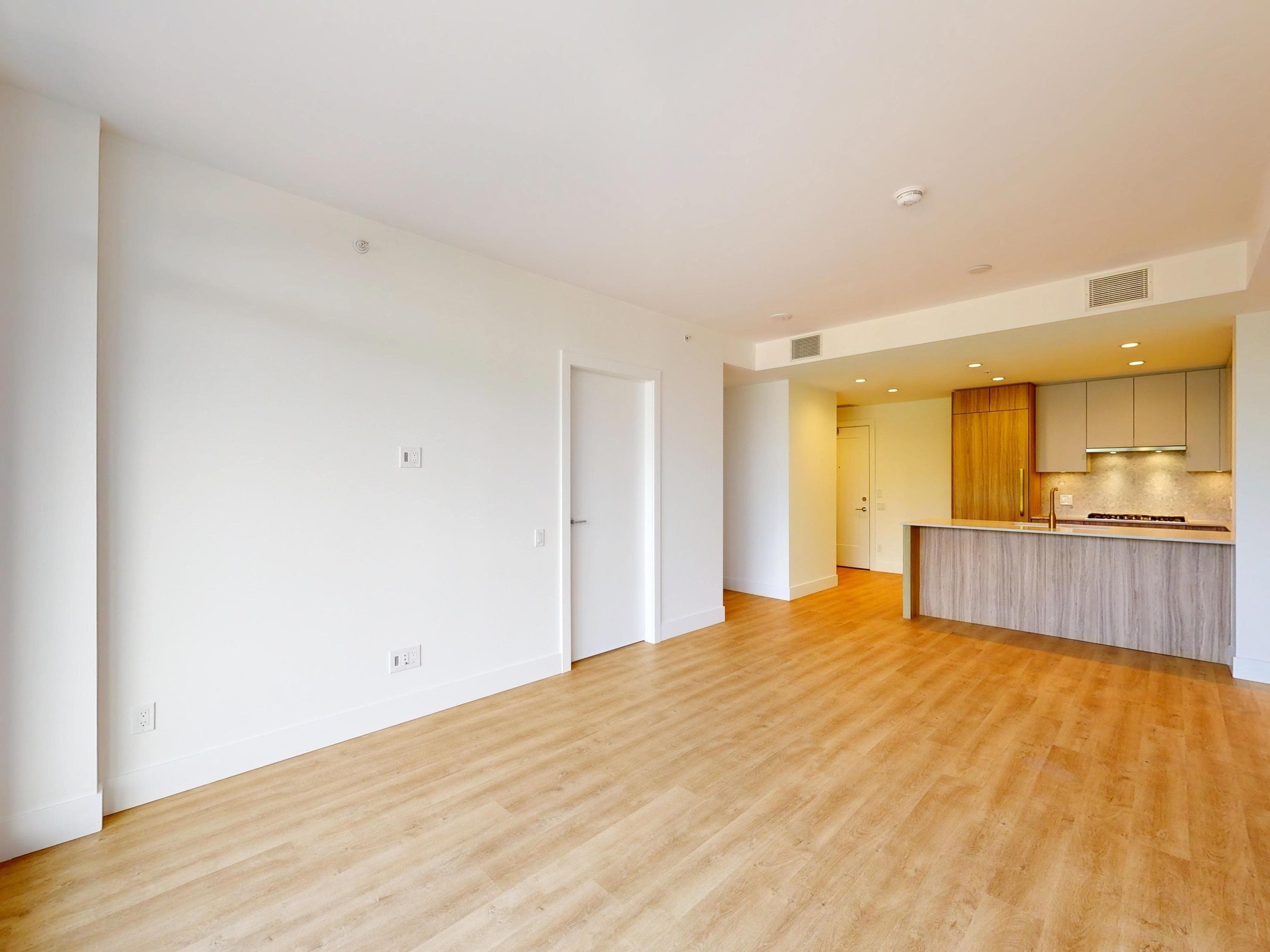 401 - 2385 Emery Court, North Vancouver, V7J 0G1 — photo 5