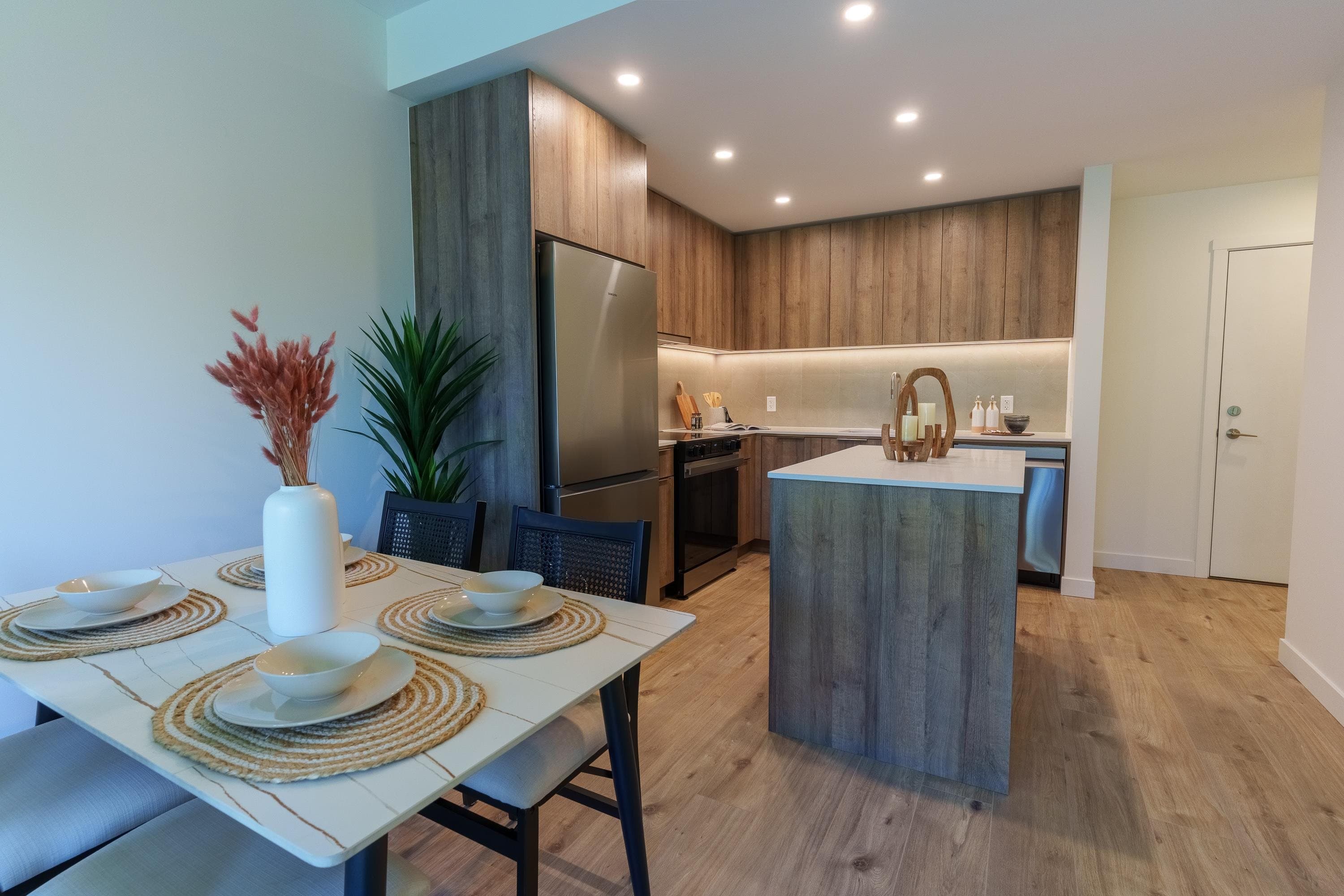 3594 Malsum Drive, Vancouver, V7G 0B4 — photo 3