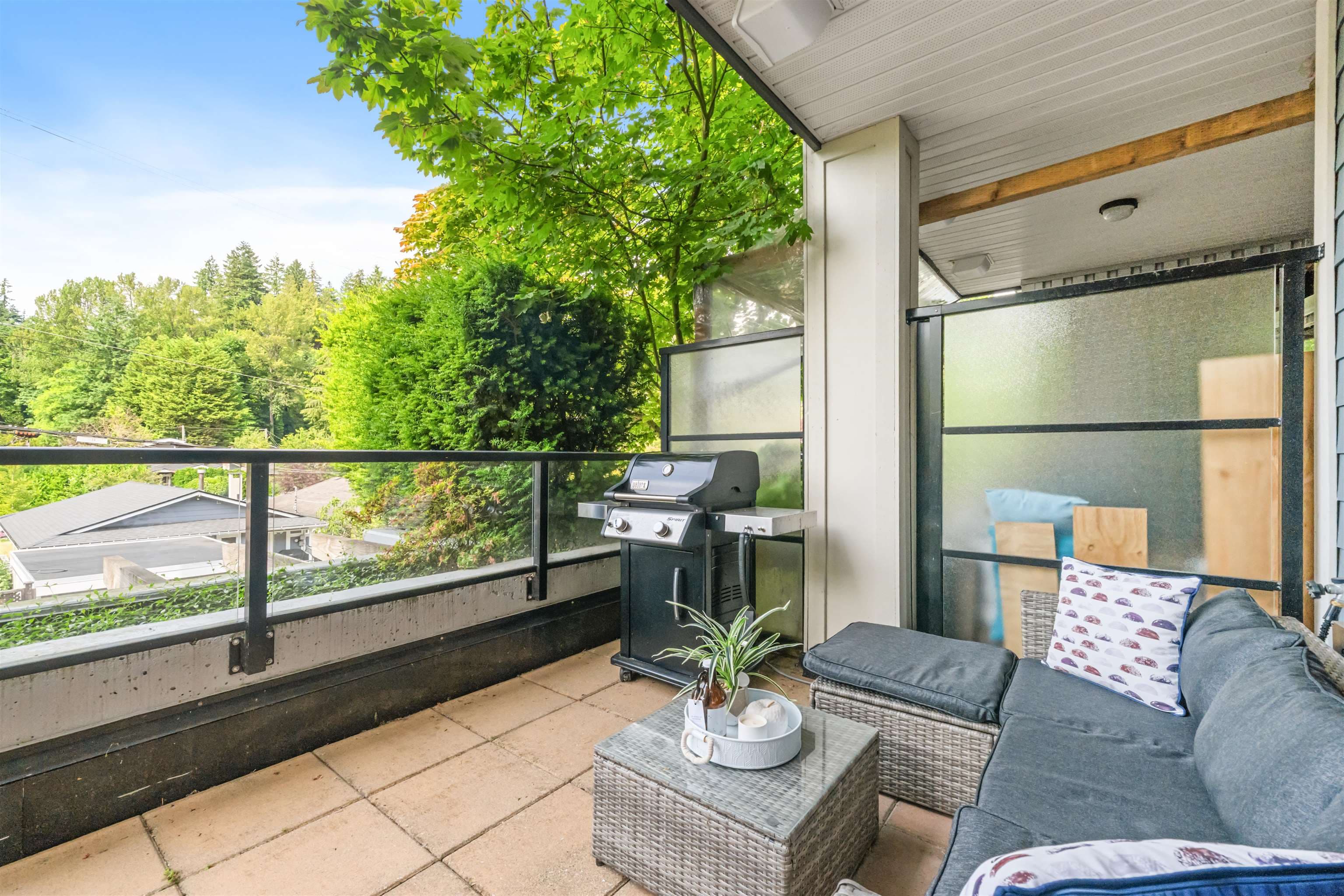 215 - 1330 Marine Drive, North Vancouver, V7P 1T4 — photo 4