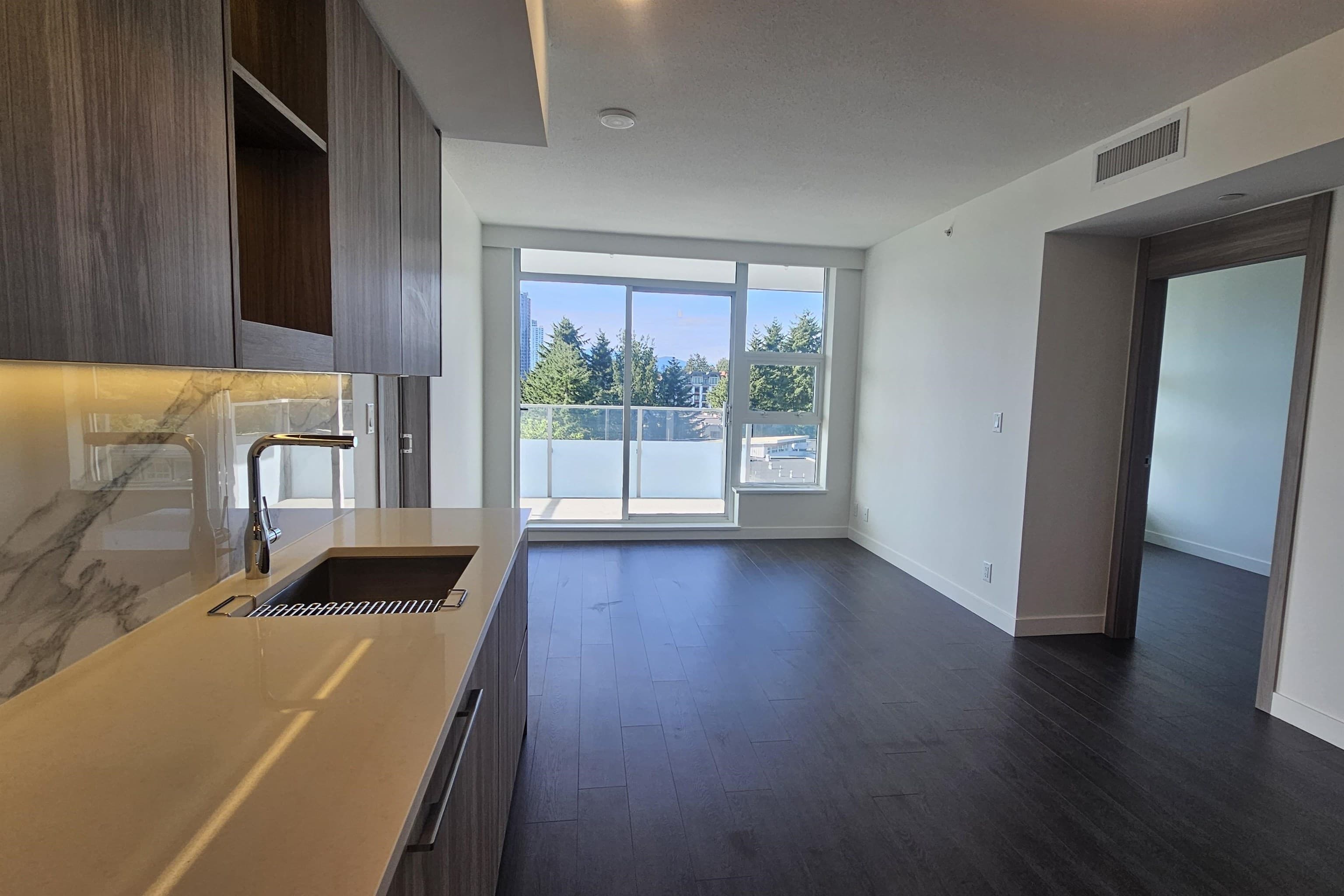 910 - 13778 100 Avenue, Surrey, V3T 0V3 — photo 5