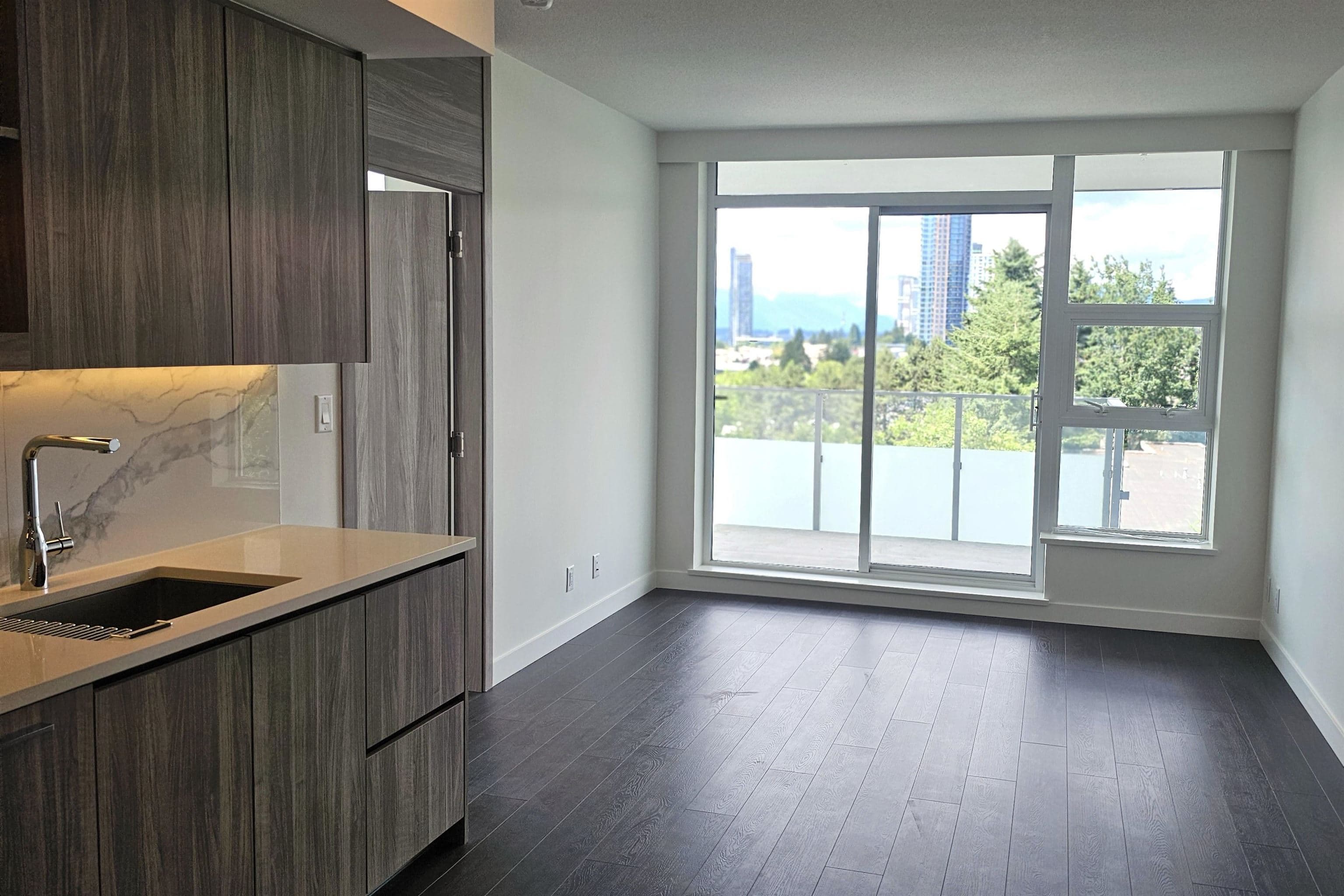 910 - 13778 100 Avenue, Surrey, V3T 0V3 — photo 4