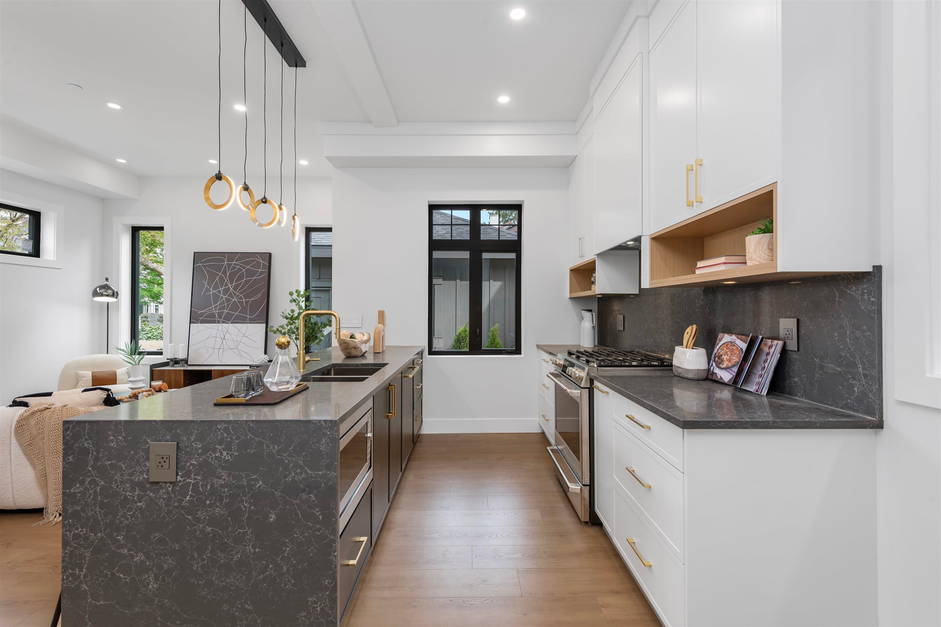 1006 E 15th Avenue, Vancouver, V5T 4B1 — photo 2