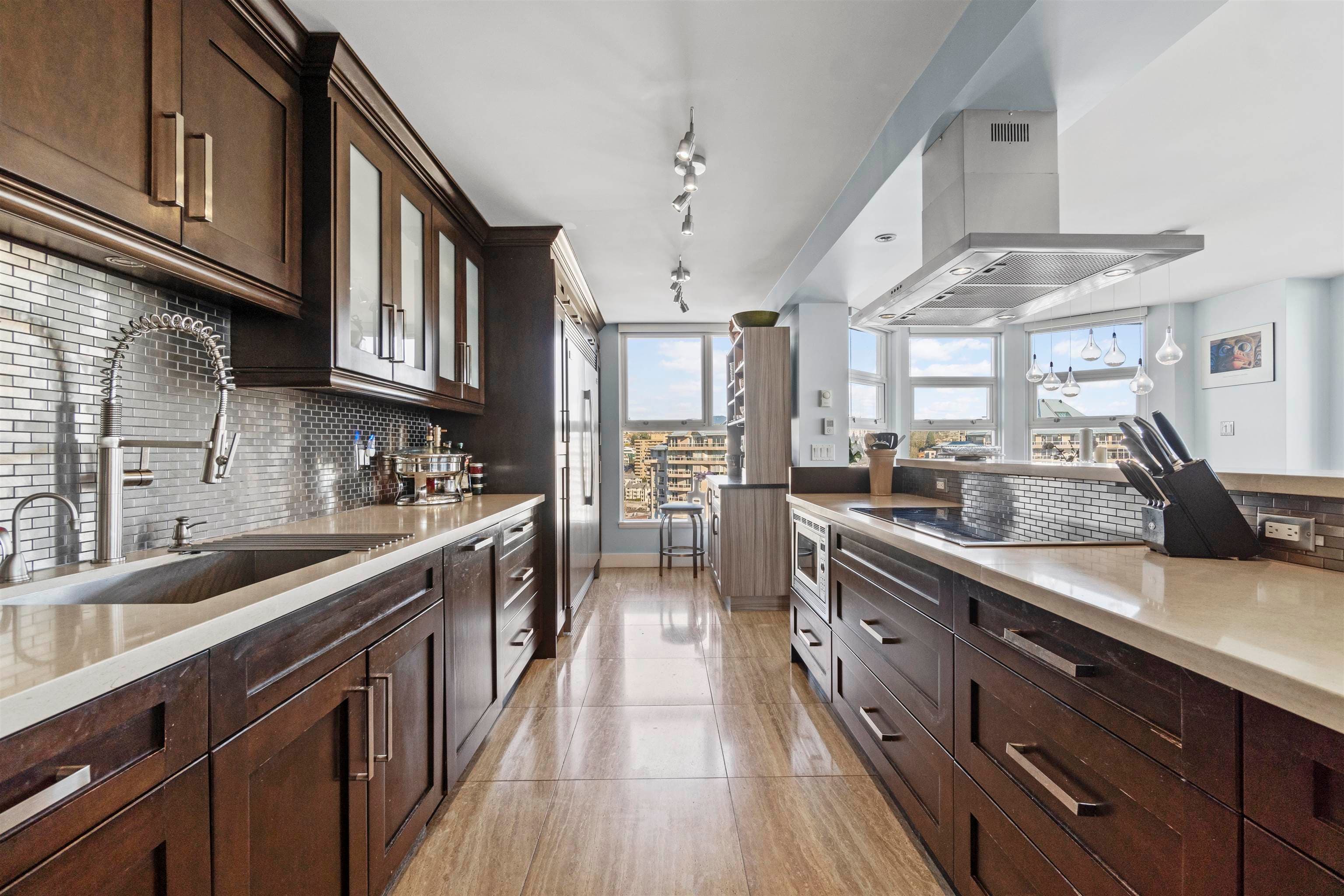 1901 - 1250 Quayside Drive, New Westminster, V3M 6E2 — photo 3