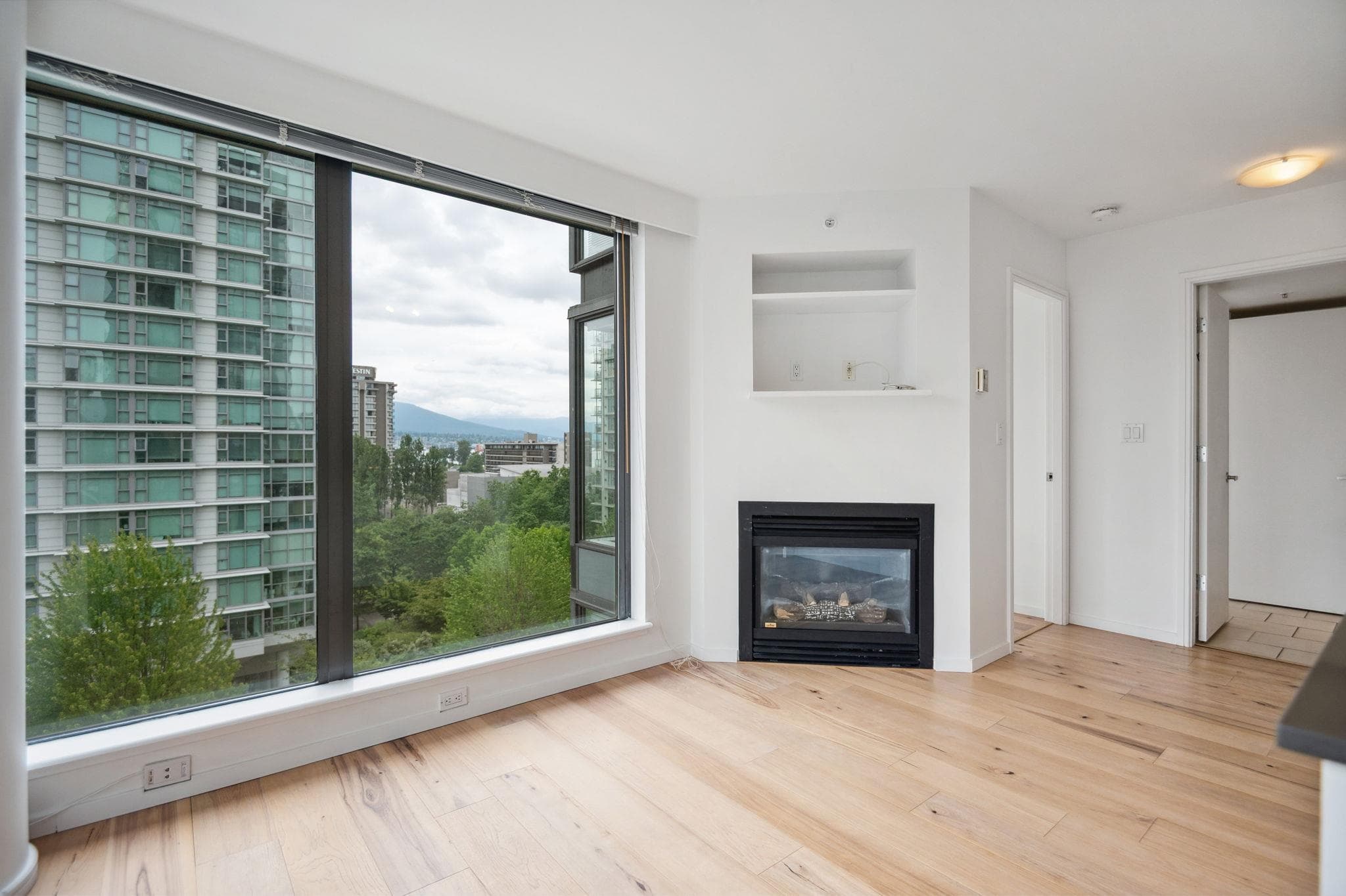 906 - 1723 Alberni Street, Vancouver, V6G 3G9 — photo 2