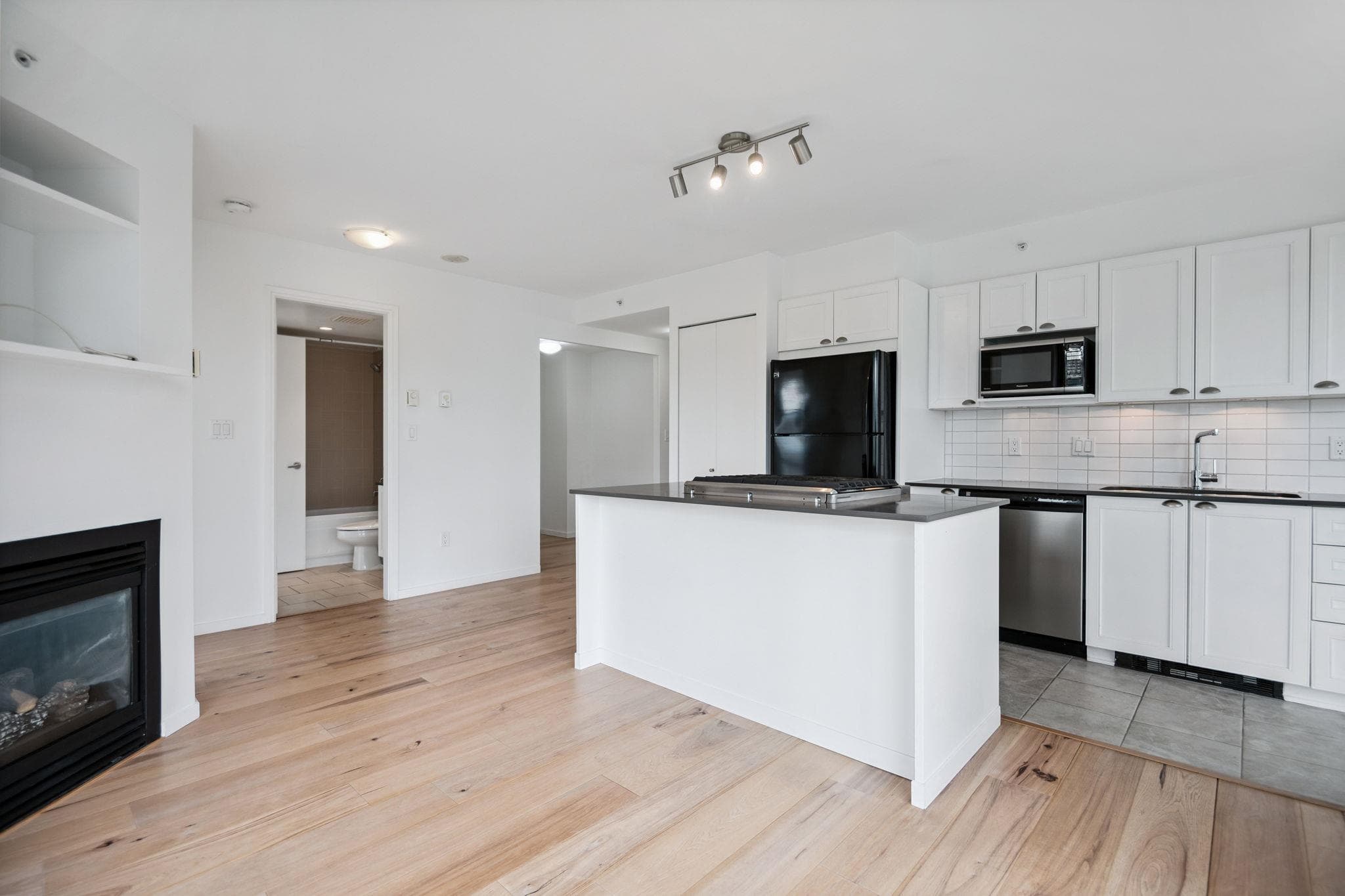 906 - 1723 Alberni Street, Vancouver, V6G 3G9 — photo 4