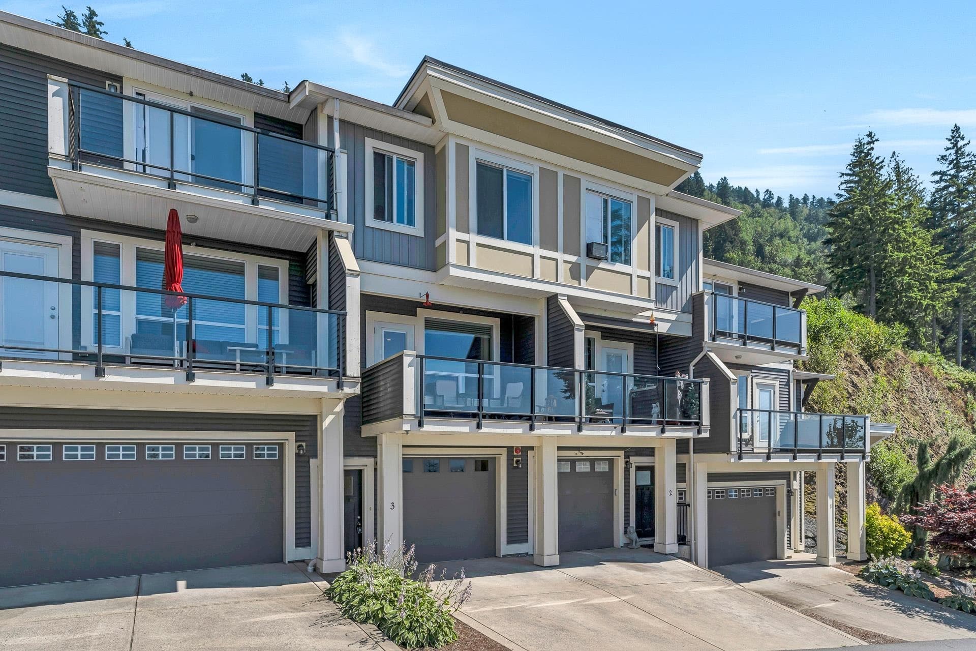 3 - 6026 Lindeman Street, Chilliwack, V2R 0W1 — photo 2