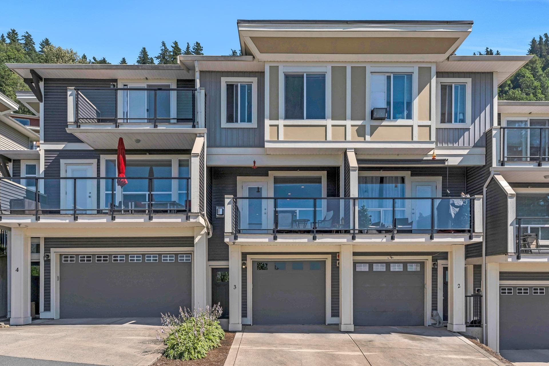 3 - 6026 Lindeman Street, Chilliwack, V2R 0W1 — photo 1