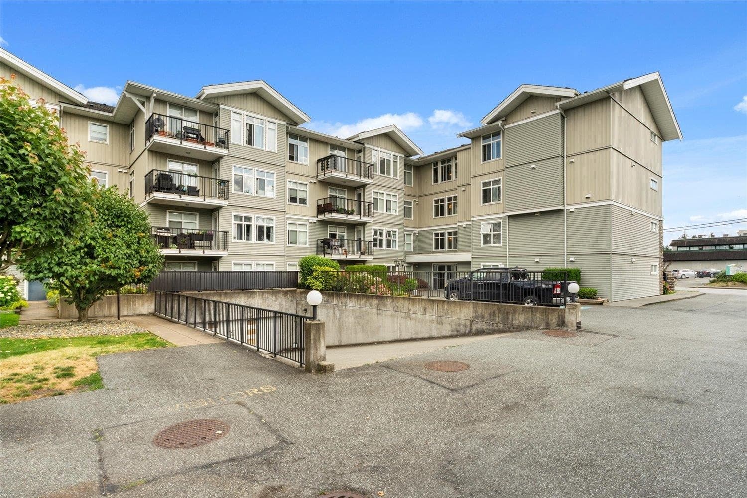 411 - 33255 Old Yale Road, Abbotsford, V2S 8R2 — photo 2