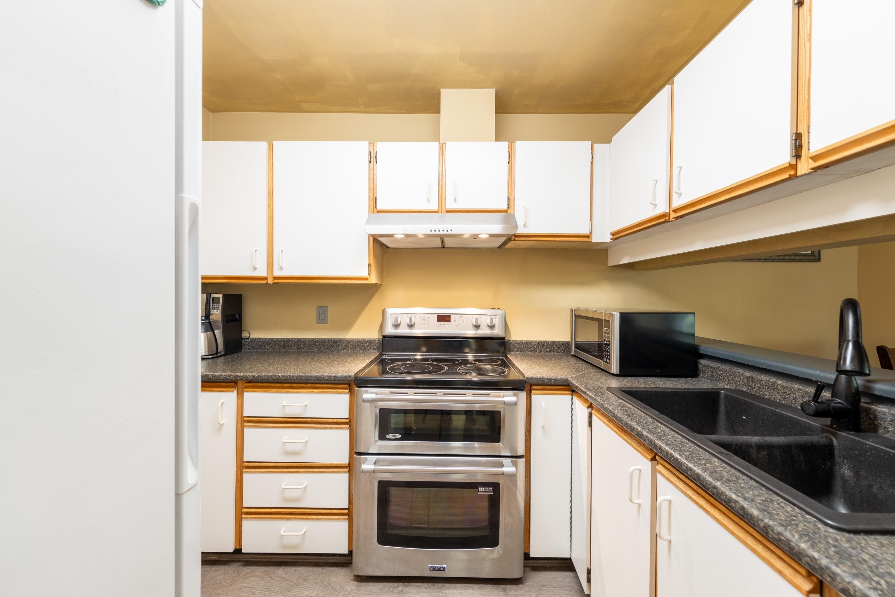 108 - 1190 Pacific Street, Coquitlam, V3B 6Z2 — photo 5