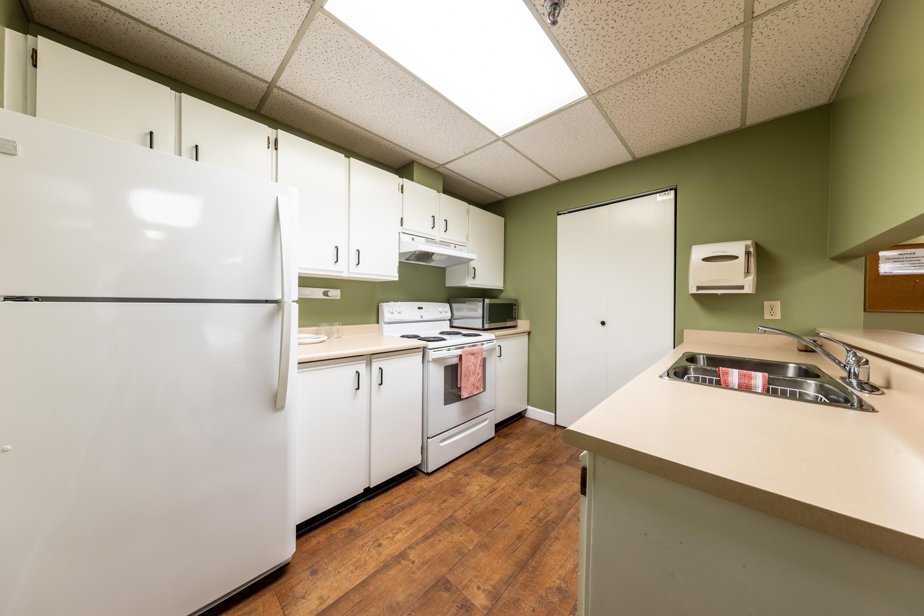 108 - 1190 Pacific Street, Coquitlam, V3B 6Z2 — photo 4