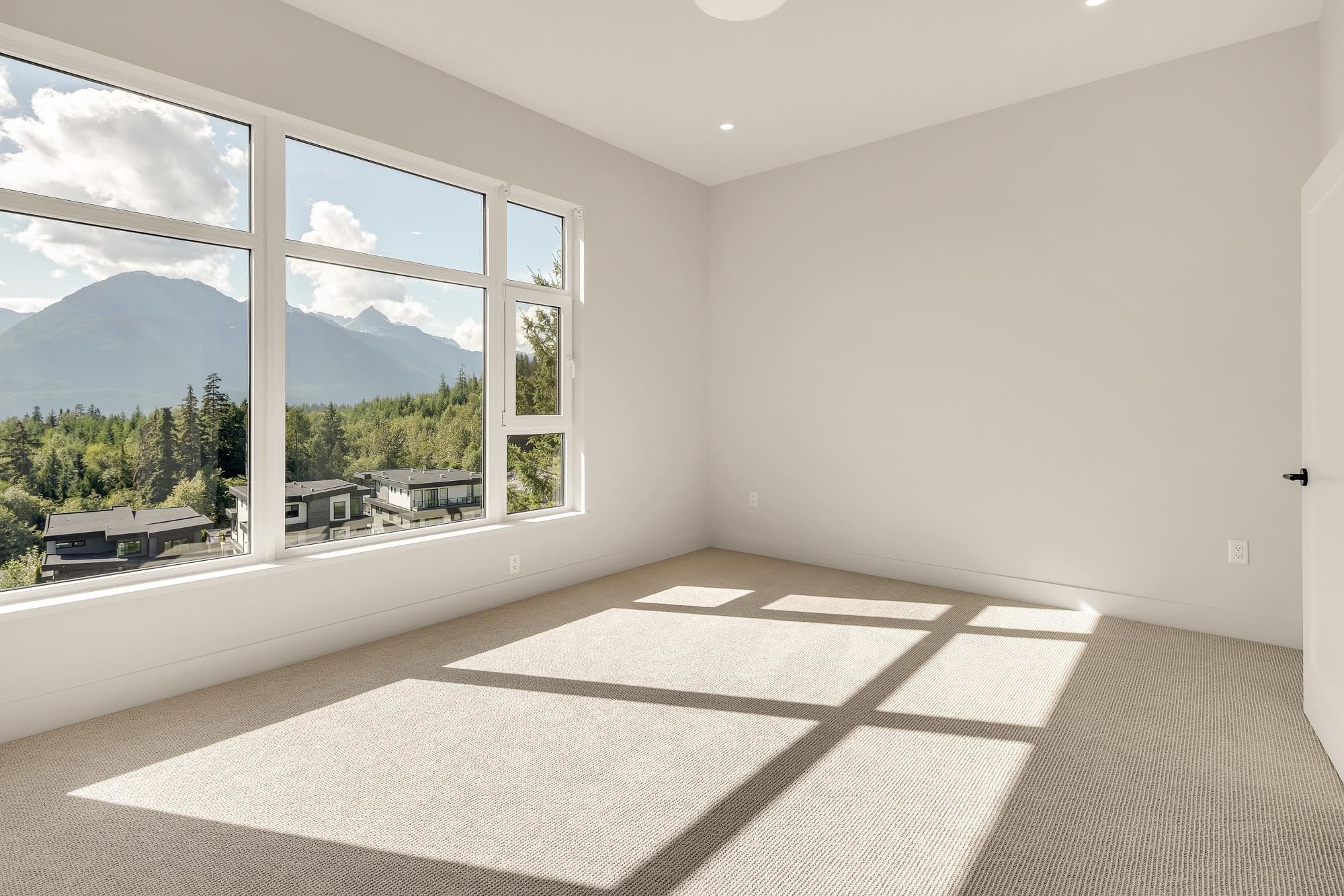 3 - 3407 Mamquam Road, Squamish, V8B 1E4 — photo 4