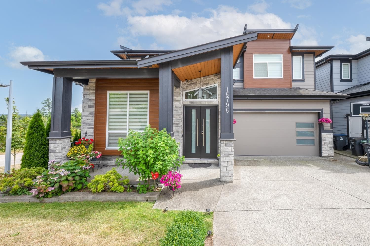 16796 16a Avenue, Surrey