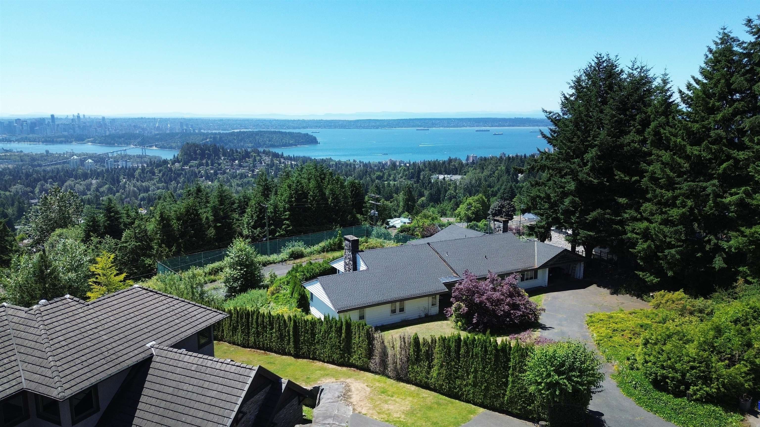 1028 Eyremount Drive, West Vancouver, V7S 2B3 — photo 3