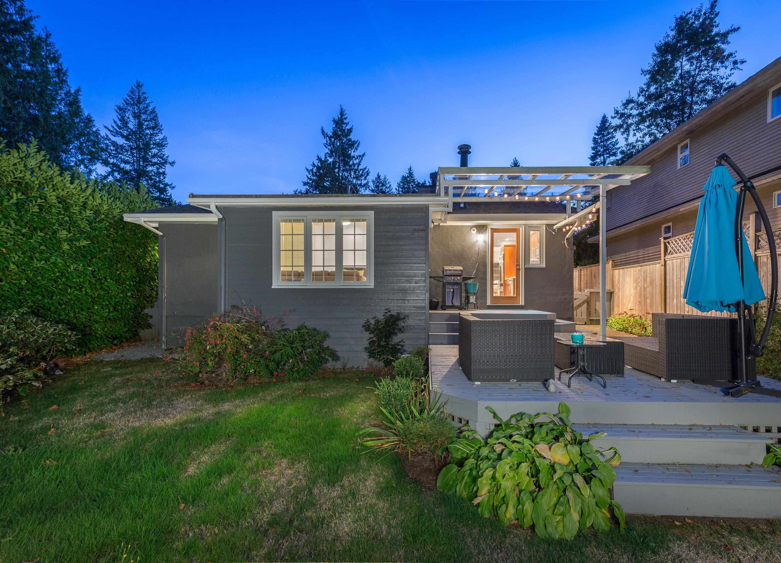 6431 Rosebery Avenue, West Vancouver, V7W 2C5 — photo 2