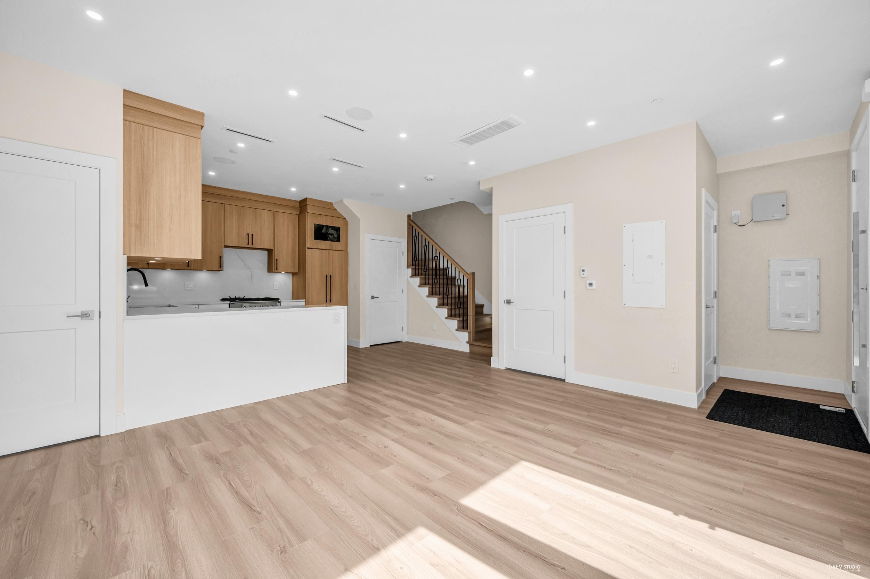 2371 Adanac Street, Vancouver, V5L 2E9 — photo 5