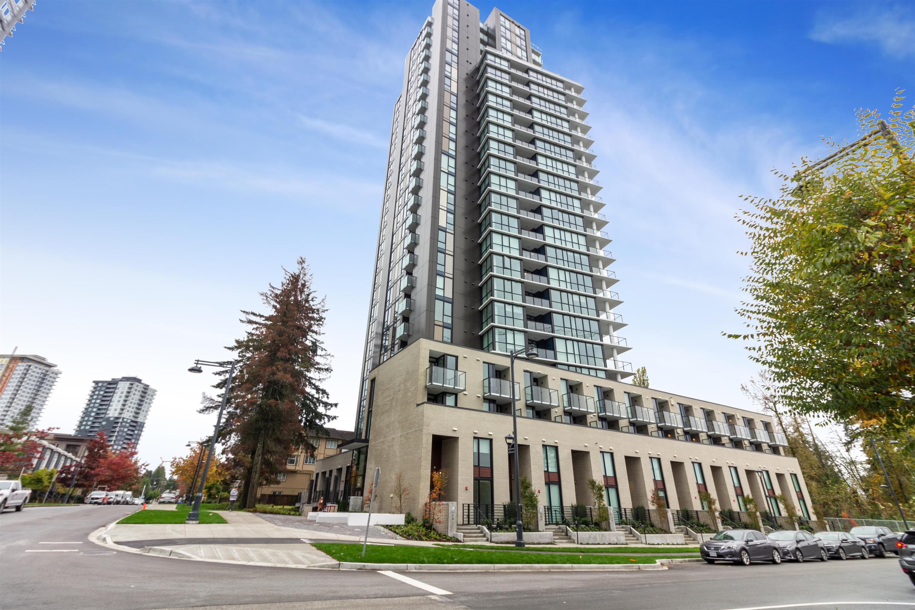 2502 - 10333 133 Street, Surrey, V3R 2H4 — photo 1