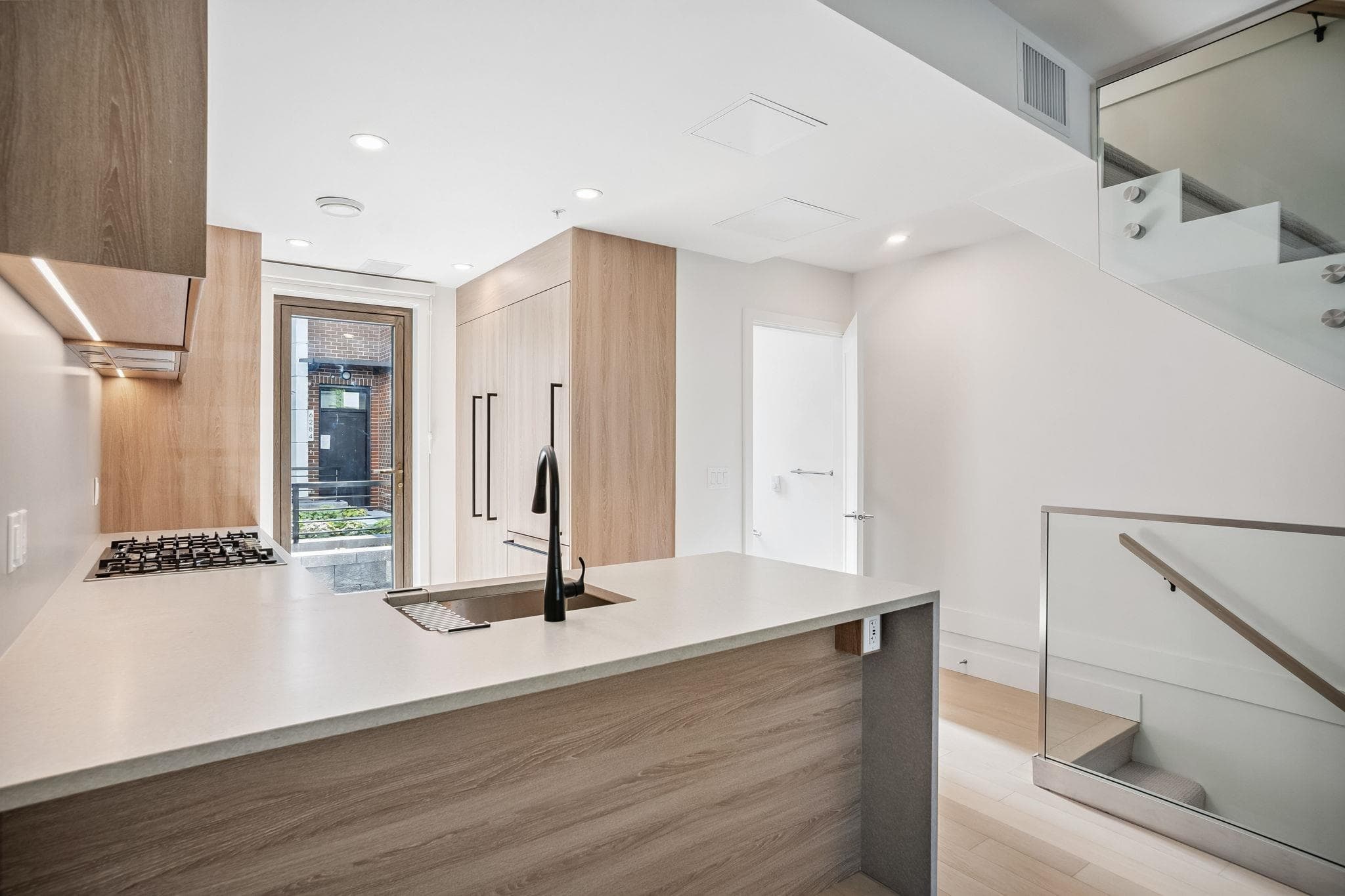 6268 Oak Street, Vancouver, V6M 2W4 — photo 3