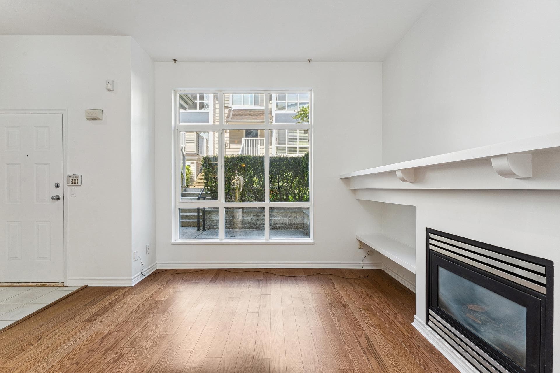 1 - 995 Lynn Valley Road, North Vancouver, V7J 1Z6 — photo 3