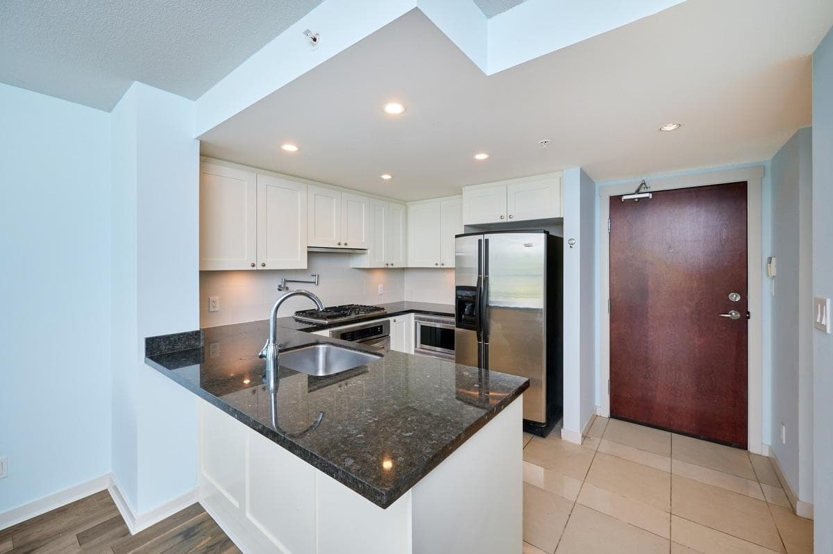 317 - 9371 Hemlock Drive, Richmond, V6Y 4K6 — photo 5