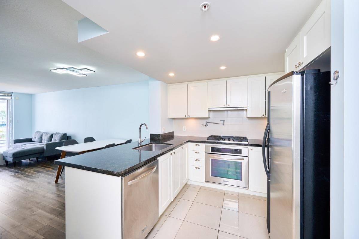 317 - 9371 Hemlock Drive, Richmond, V6Y 4K6 — photo 4