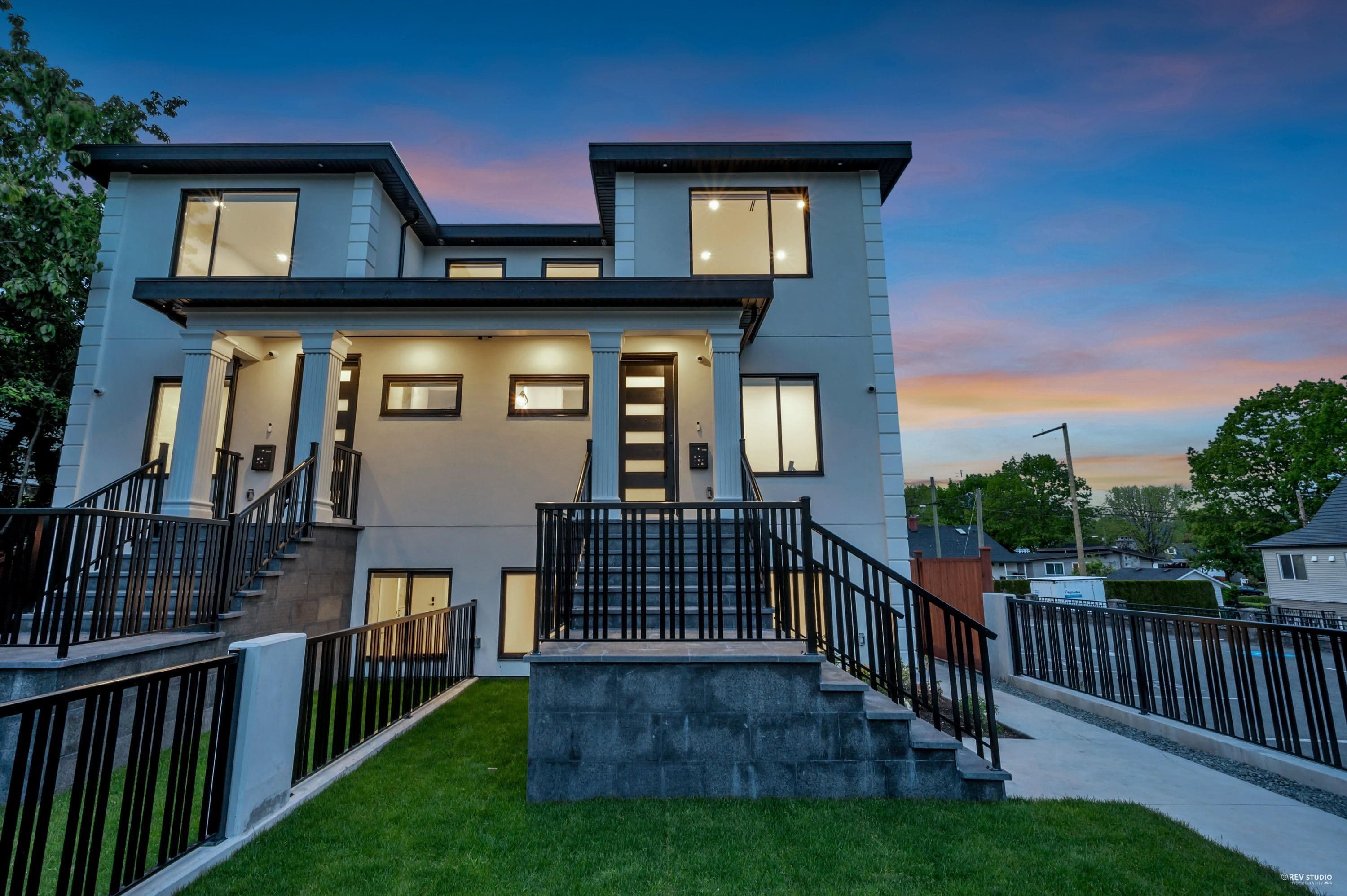 3861 Triumph Street, Burnaby, V5C 1Y6 — photo 2