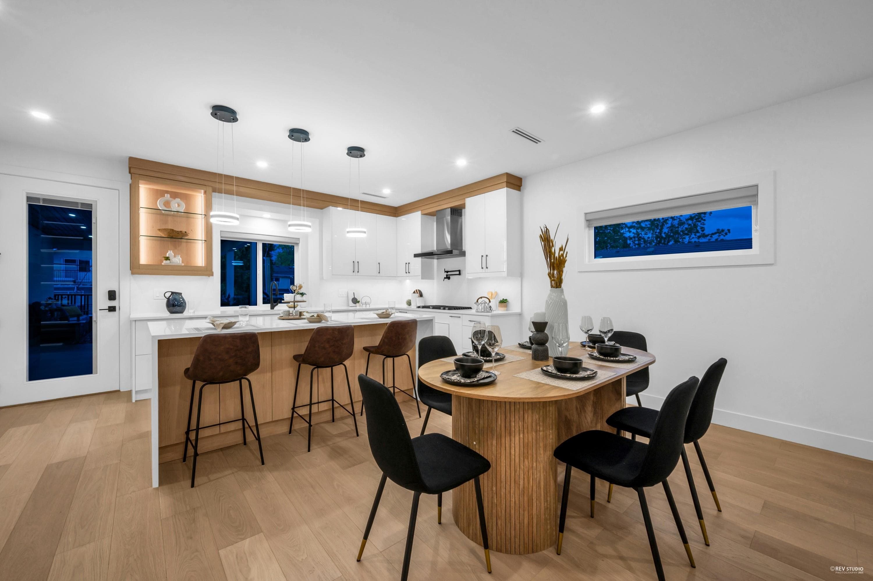 3861 Triumph Street, Burnaby, V5C 1Y6 — photo 5