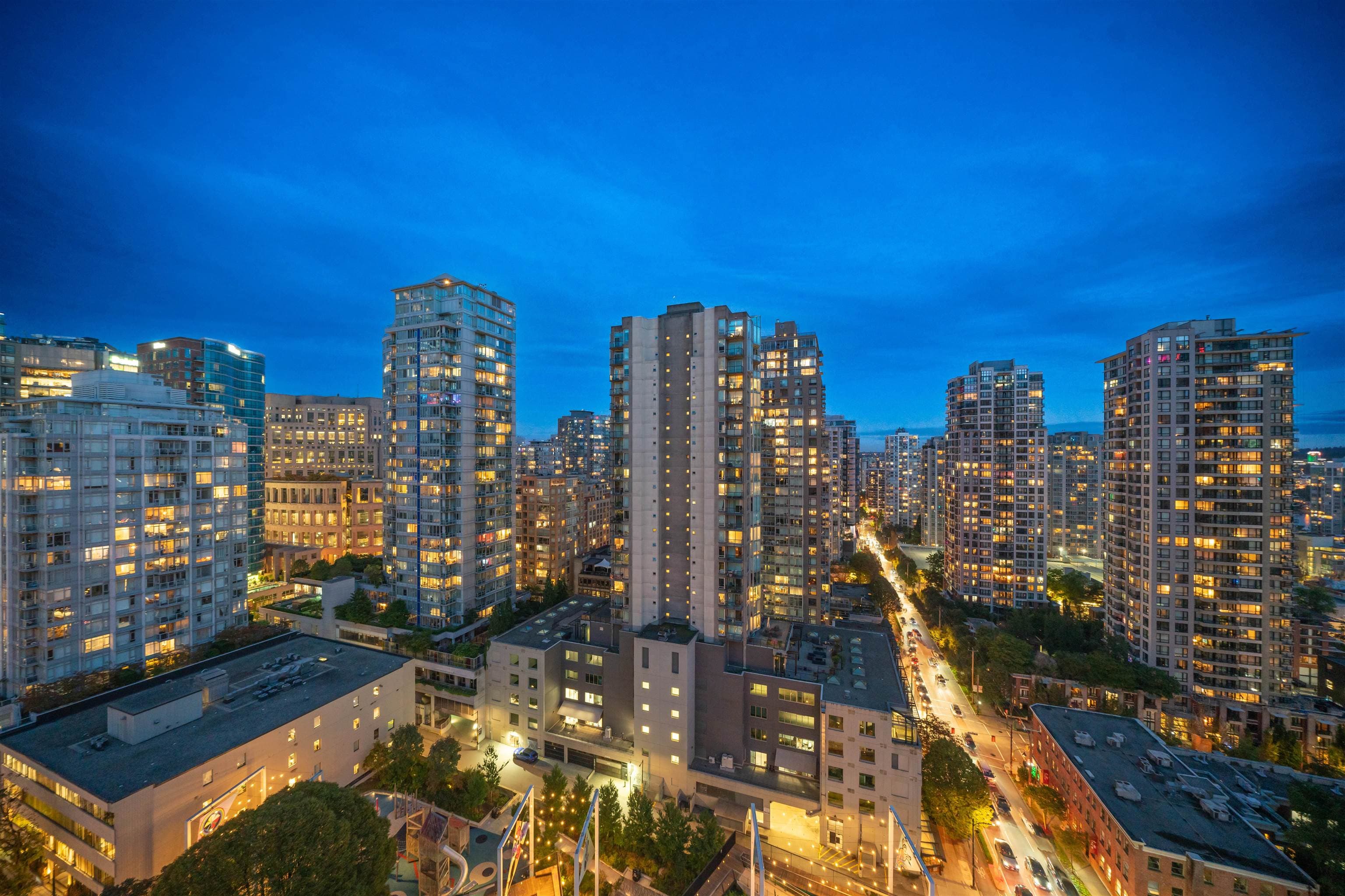 1905 - 535 Smithe Street, Vancouver, V6B 0H2 — photo 2
