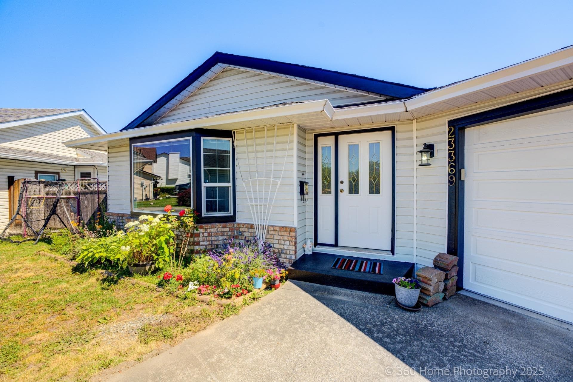 23369 117b Avenue, Maple Ridge, V2X 0B9 — photo 2