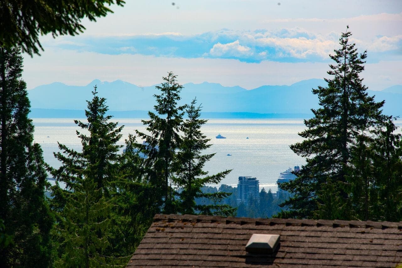 530 E Queens Road, North Vancouver, V7N 1H1 — photo 3