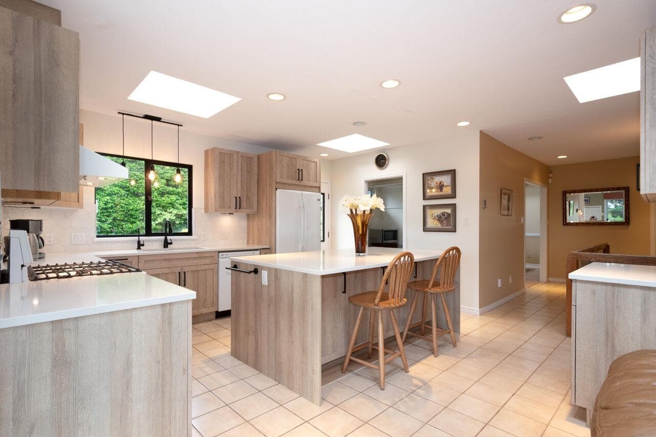530 E Queens Road, North Vancouver, V7N 1H1 — photo 5
